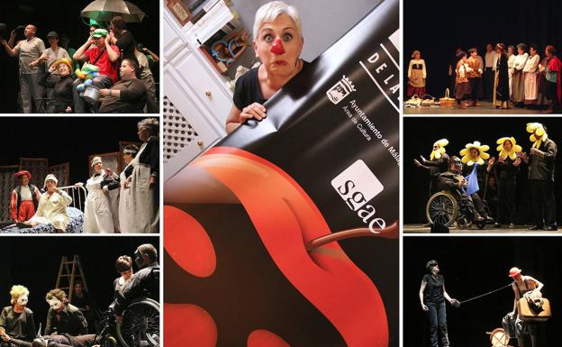 La directora de la escuela, Nati Villar, rodeada de algunos de los montajes puestos en escena.