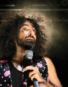 Imagen secundaria 2 - Tres momentos del concierto.