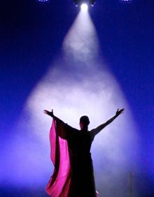 Imagen secundaria 2 - Distintos momentos del espectáculo.