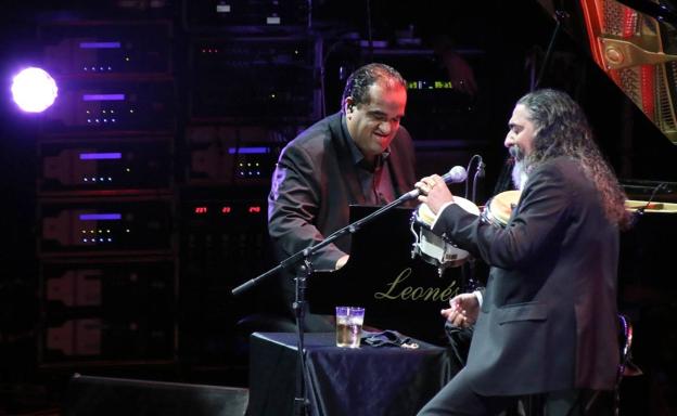 Imagen principal - Varios momentos del concierto.