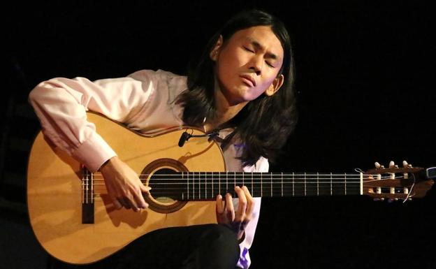 El guitarrista japonés Hiroyoshi Suzuki.