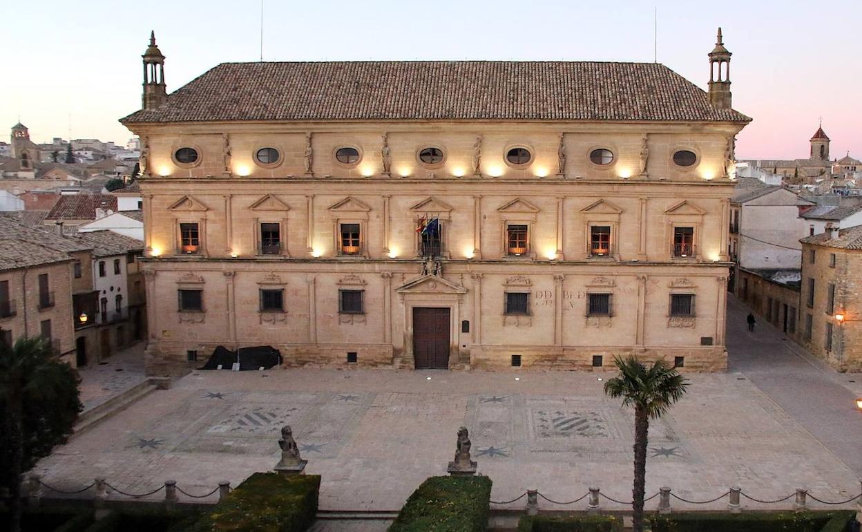 Vista del Ayuntamiento de Úbeda.