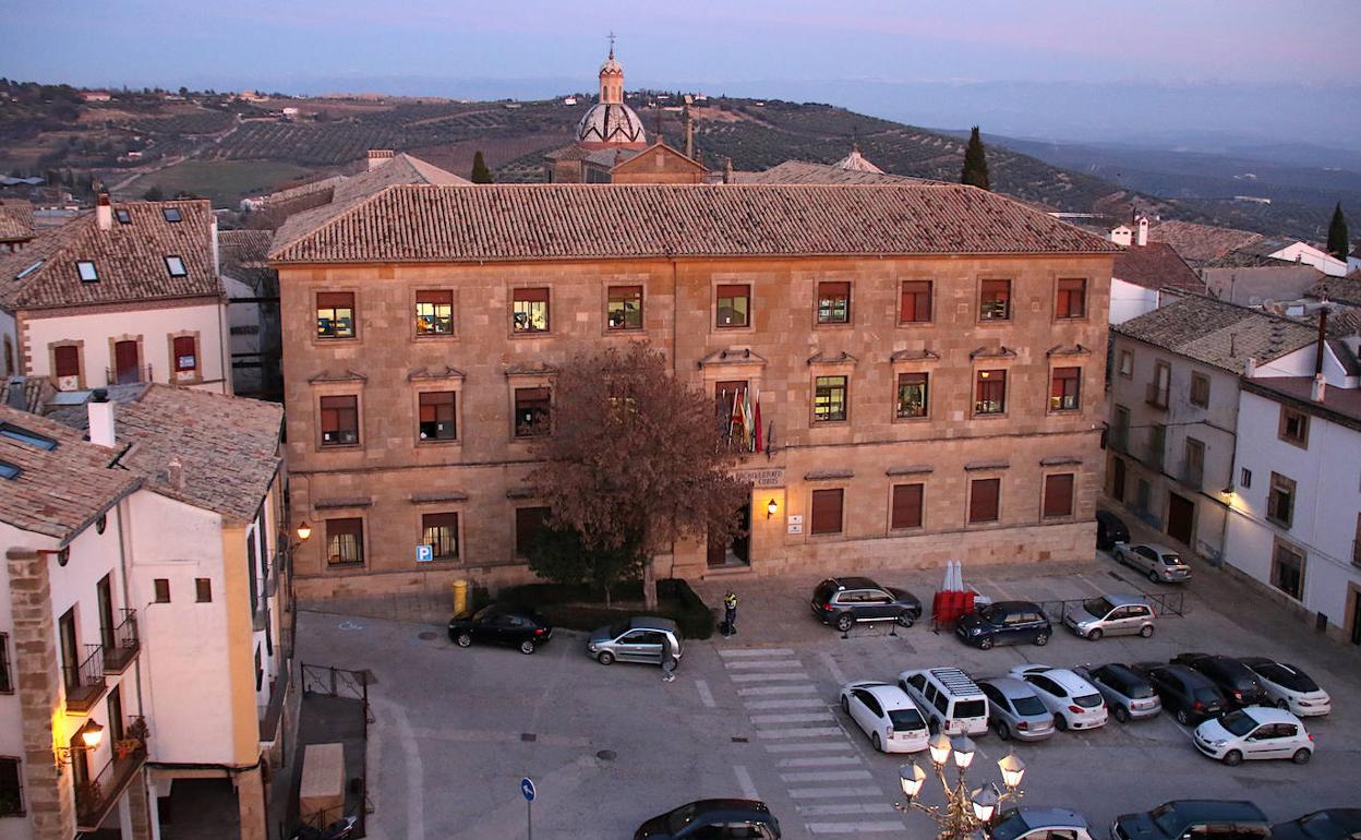 33 alumnos podrían quedarse sin matrícula en el Francisco de los Cobos