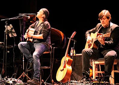 Imagen secundaria 1 - Lola Índigo, Los Secretos y Taburete.