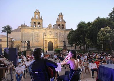 Imagen secundaria 1 - Varios momentos de la gala.
