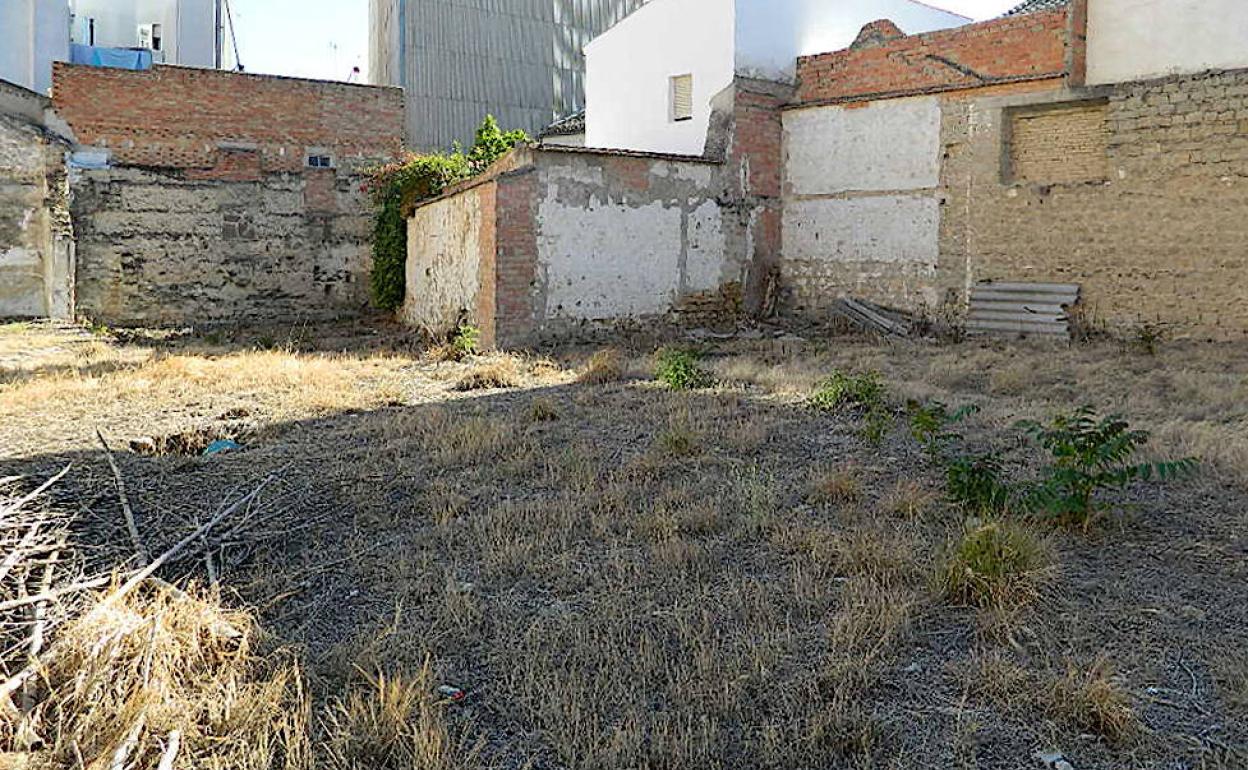 El solar está situado en la Torrenueva.
