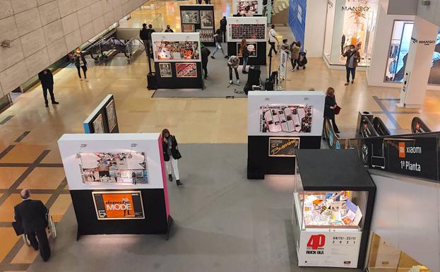 Imagen principal - Gonzalo Garcia Pelayo (productor musical y director de cine), Lorenzo Rodríguez, Javier Garcia-Pelayo (mánager y escritor) y Pedro G. Romero (comisario editor del Museo Nacional Reina Sofía).