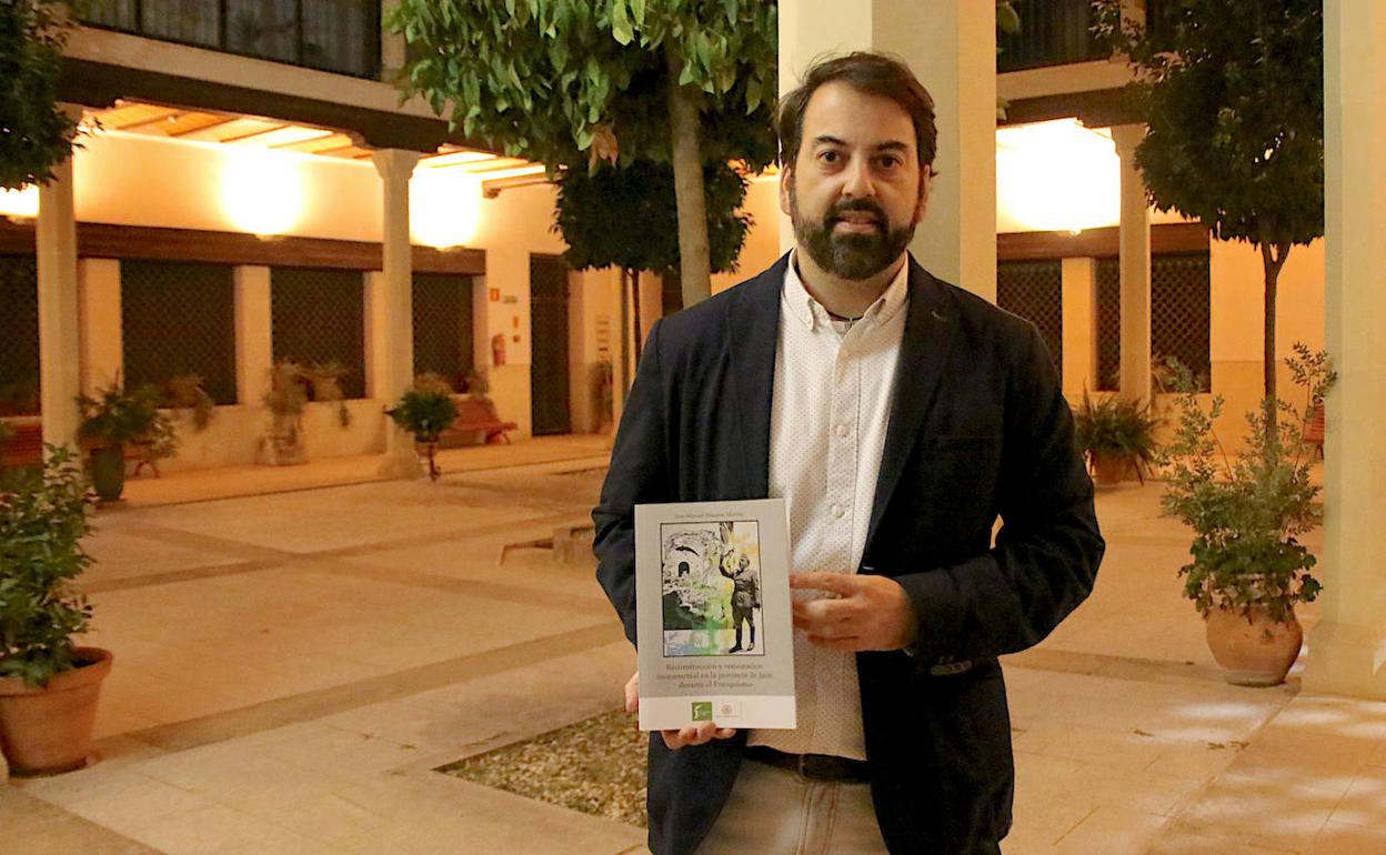 José Manuel Almansa analiza en un libro la reconstrucción monumental en la provincia durante la posguerra