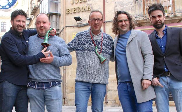 Imagen principal - Recibimiento ofrecido a los nuevos pregoneros.