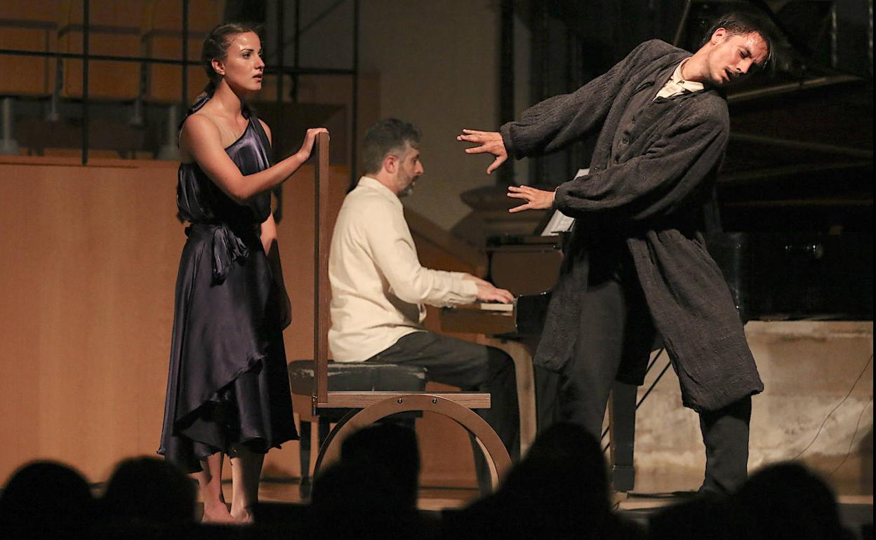 El Festival de Úbeda se rindió a la desgarradora sensibilidad de 'Huesos de madera'