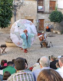 Imagen secundaria 2 - El Canijo de Jerez, teatro con Josema Yuste y Santiago Urrialde y 'La maleta de mi abuela'.