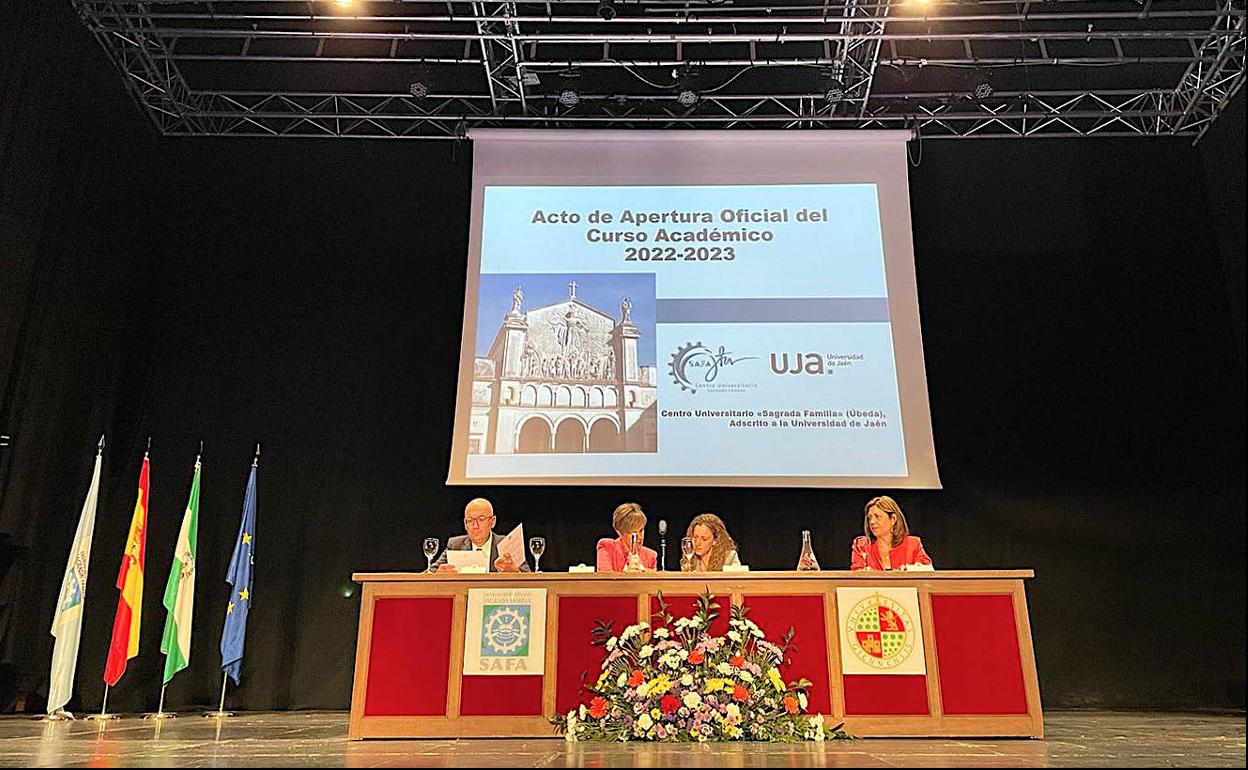 Apertura del curso en el Centro Universitario Sagrada Familia
