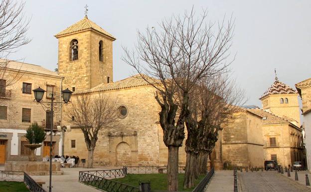 Exterior de la iglesia de San Pedro.