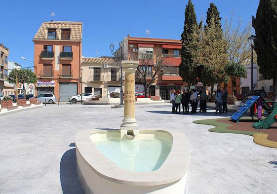 Vista de la plaza Alcalde Pedro Sola.