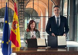 Acto de firma del protocolo en el Ministerio.