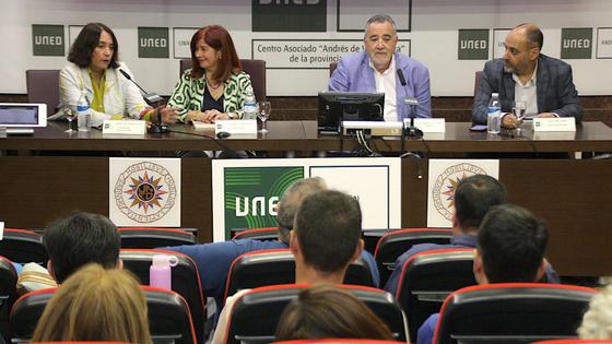 Vicente Ruiz defiende que médicos y marinos españoles fueron pioneros frente al escorbuto