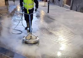 Labores de limpieza con vapor de agua.