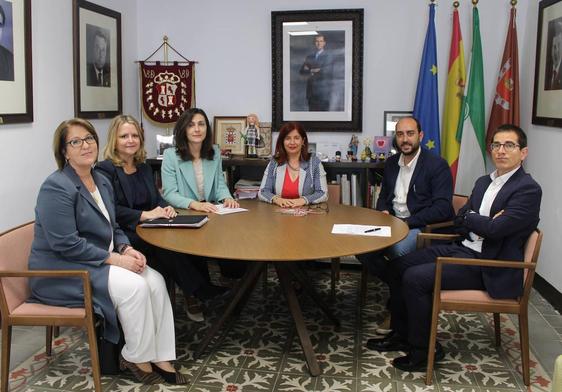 Acto de firma del préstamo.