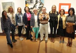Miembros de Atenea XXI con Elena Rodríguez