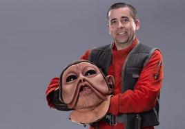 El actor y marionetista Mike Quinn.