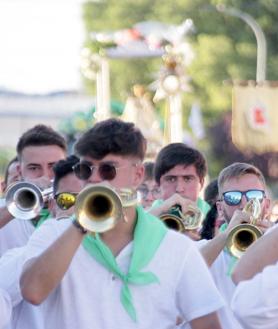 Imagen secundaria 2 - Varios momentos de la llegada de la patrona.