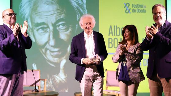 Albert Boadella recibió la Medalla de Oro del Festival de Música y Danza