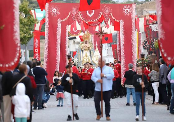 Procesión por la calle Valencia.