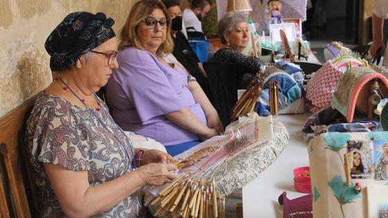 Cerca de 400 artesanas se dan cita en el Encuentro Nacional de Encajeras