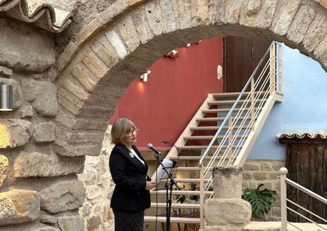 Imagen secundaria 1 - Diferentes estancias e intervención de Adela Tarifa.