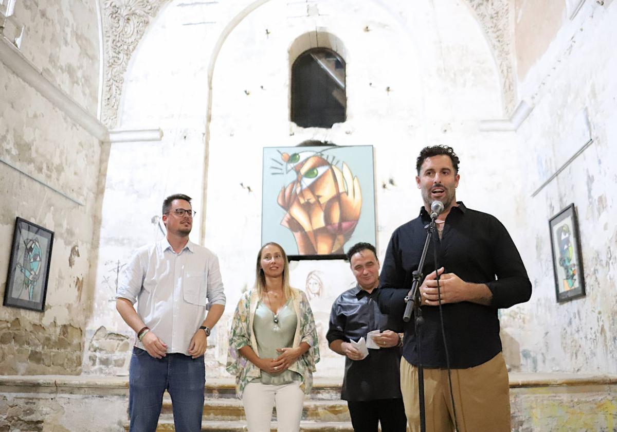 'Belin' durante la inauguración de su exposición.