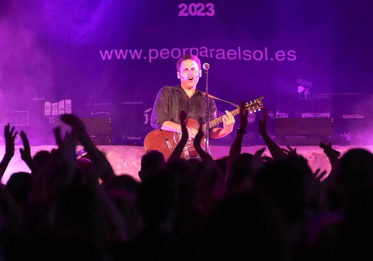 Depedro hizo vibrar los centenarios muros de San Lorenzo