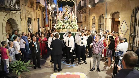 La Virgen de Guadalupe procesionó por las calles de la ciudad con motivo de su festividad