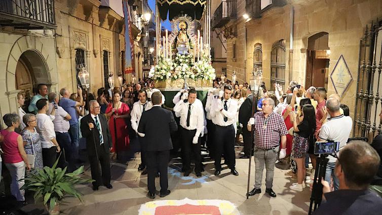 La Virgen de Guadalupe procesionó por las calles de la ciudad con motivo de su festividad