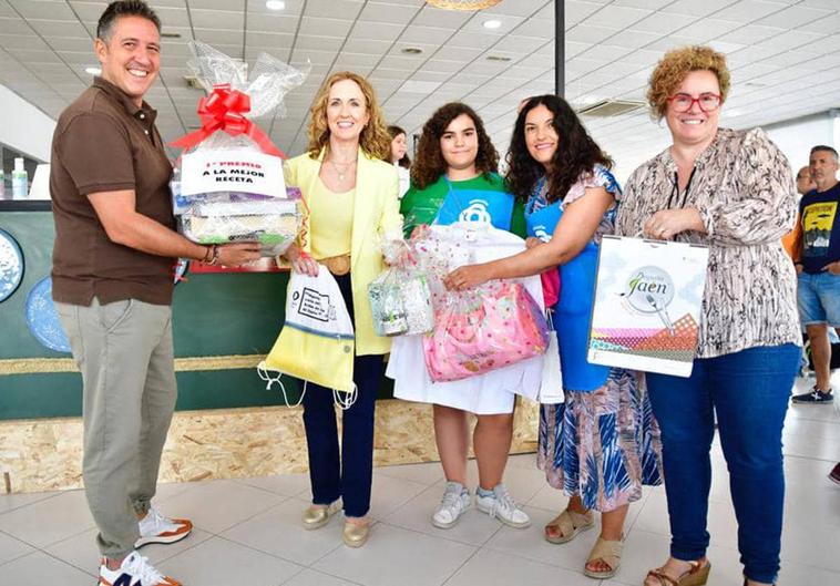 Gran nivel y destreza en el concurso de cocina infantil Pequechef del AOVE
