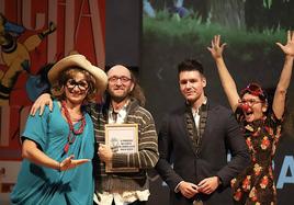 Paco Pacolmo recibió el Premio de Honor.