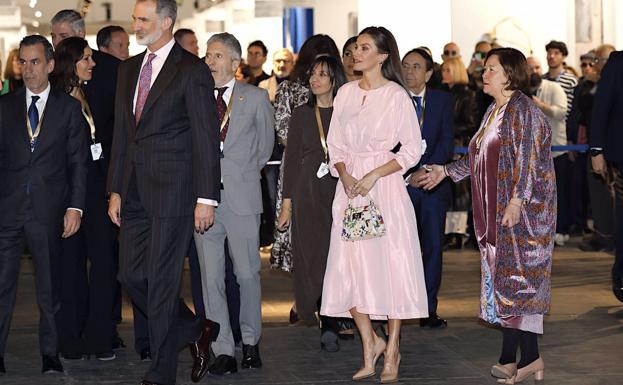 La reina Letizia lució por segunda vez un diseño del modisto ubetense Moisés Nieto