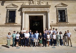 Autoridades en la visita al Parador de Úbeda.
