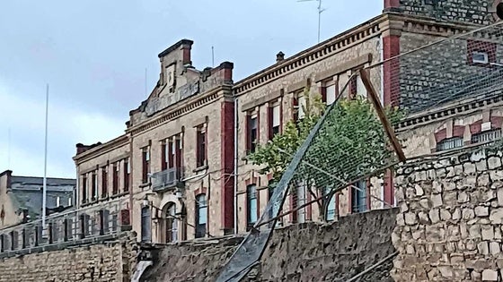 Desplome de muros en la antigua Academia en Úbeda y en la plaza de toros