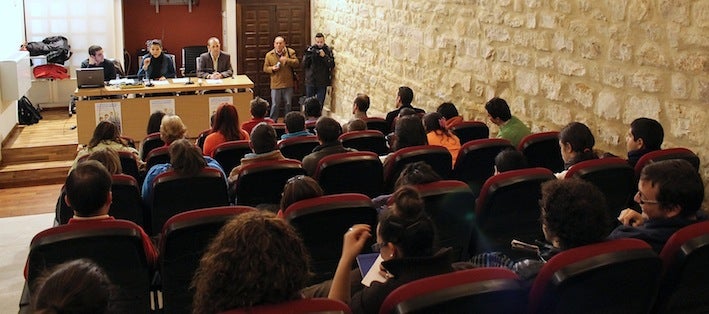 Unas jornadas trataron sobre cómo protegerse ante los delitos que se cometen en Internet y las redes sociales