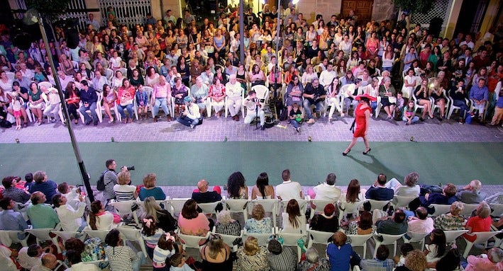 Una pasarela en plena calle para remarcar que Úbeda es una ciudad de moda