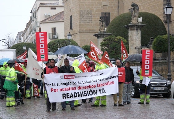El juez dicta el embargo del dinero retenido a Emdesau para garantizar el pago a los trabajadores