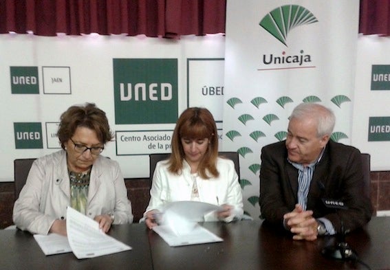 El Centro Asociado de la UNED 'Andrés de Vandelvira' renueva su convenio con la Fundación Unicaja