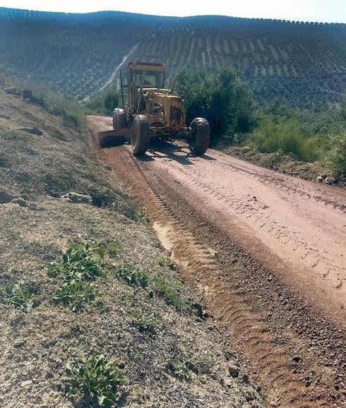 Intervención en el camino 'Cuesta de las Cabras'.
