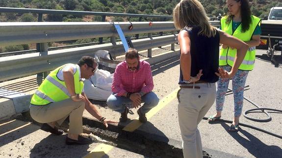 Valdivielso en los trabajos sobre las juntas de dilatación.