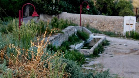 El Partido Comunista denuncia el estado de abandono que sufre la fuente de las risas