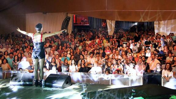 Uno de los espectáculos de la Caseta de la Música.