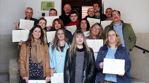 Los alumnos tras la entrega de diplomas.
