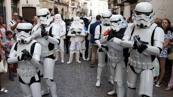 Personajes de 'Star Wars' por las calles de Úbeda en el pasado Cinefan Festival.