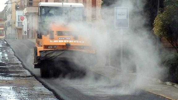 Unos anteriores trabajos de asfaltado.