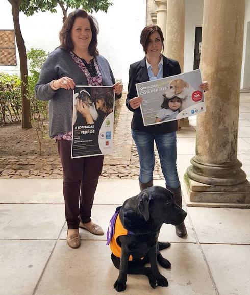 Magdalena Urrutia y María del Carmen López en la presentación.